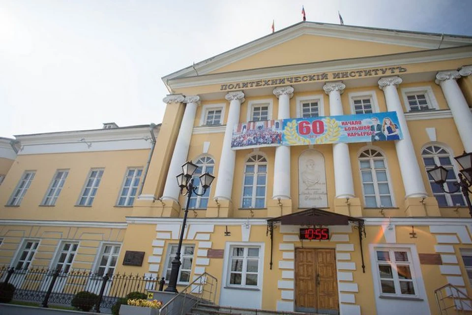 Политех рязань. Политехнический институт Рязань. Рязанский политехнический институт здание. Рязанский политехнический институт внутри. Политех Рязань фасад здания.