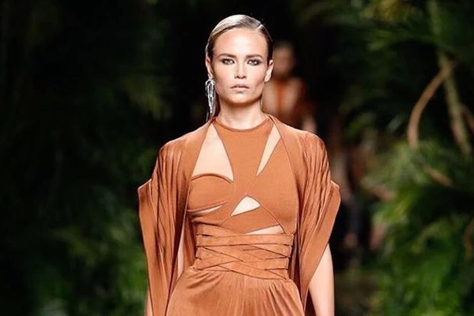 Наташе Поли выпала честь открывать Balmain Show. Фото: страничка ВК Natasha Poli.