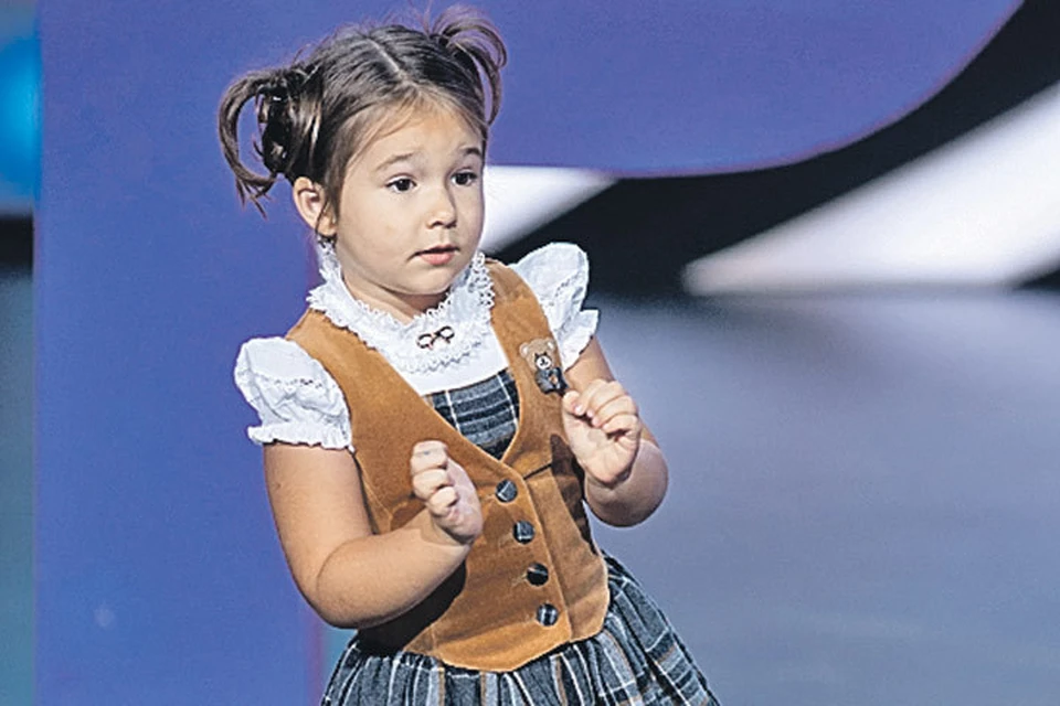 4-летняя москвичка говорит на 7 языках и мечтает выучить итальянский. Фото: Канал «Россия»