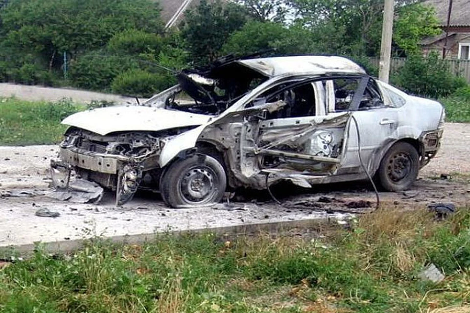 Автомобиль одного из бизнесменов, взорванный бандитами. Фото: пресс-служба МВД Ставрополья