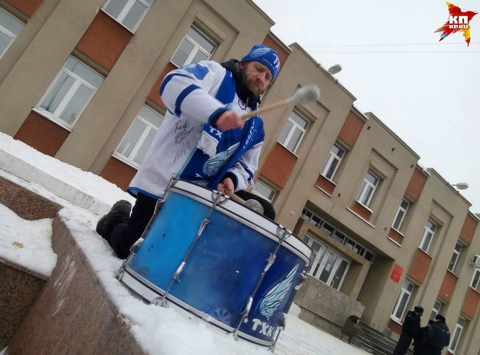 Митинг болельщиков ТХК в Твери