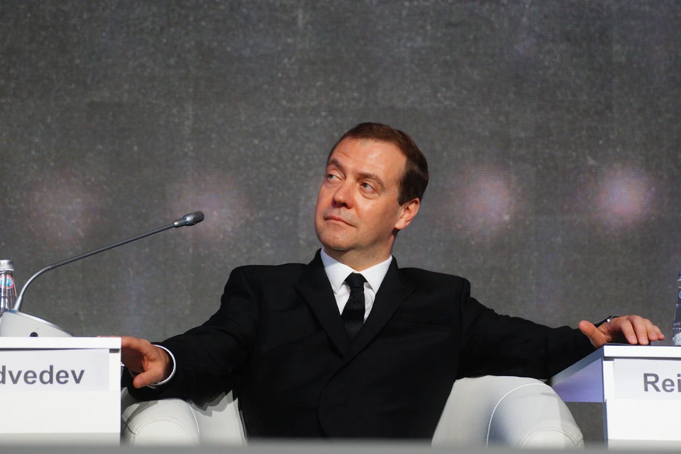 Премьер-министр Дмитрий Медведев на международной промышленной выставке Иннопром-2016.