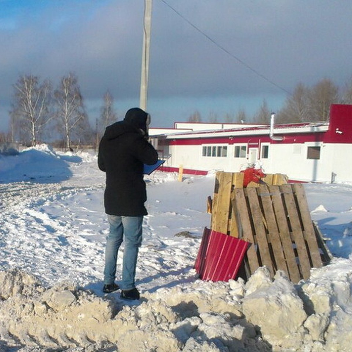 В Новосибирске люди калечатся и погибают, падая в открытые колодцы - KP.RU