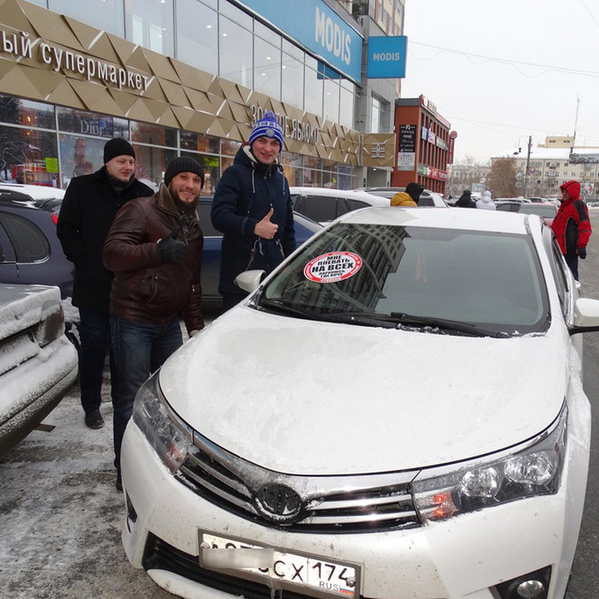 «СтопХам» начал дежурить на челябинских улицах, где не хватает парковок -  KP.RU