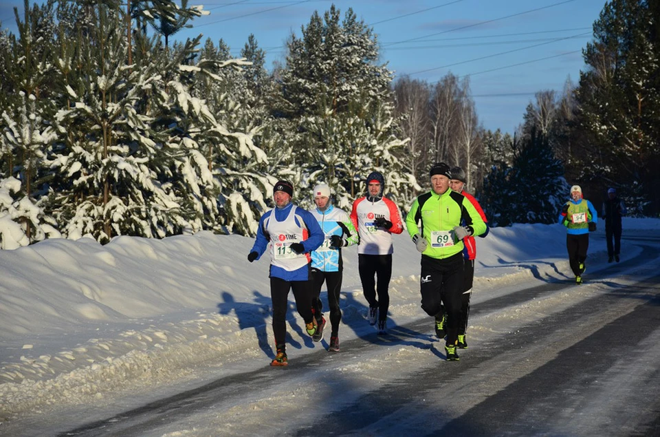 Начинать пробежки лучше в компании друзей-единомышленников. Фото www.irunclub.ru