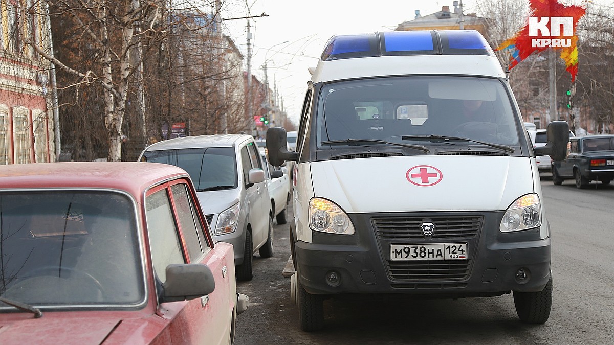 В Красноярске таксист блокировал проезд «скорой» и категорически отказался  отъехать в сторону - KP.RU