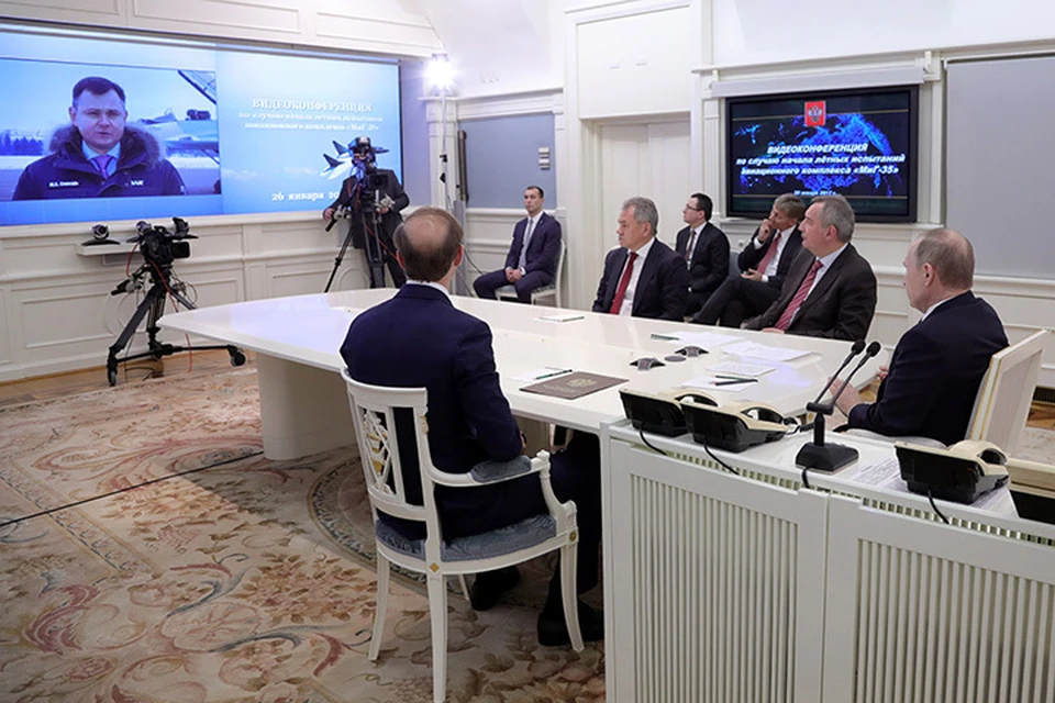 Наблюдал за взлетом МиГ-35 Владимир Путин в режиме телемоста. Фото: Михаил Климентьев/ТАСС