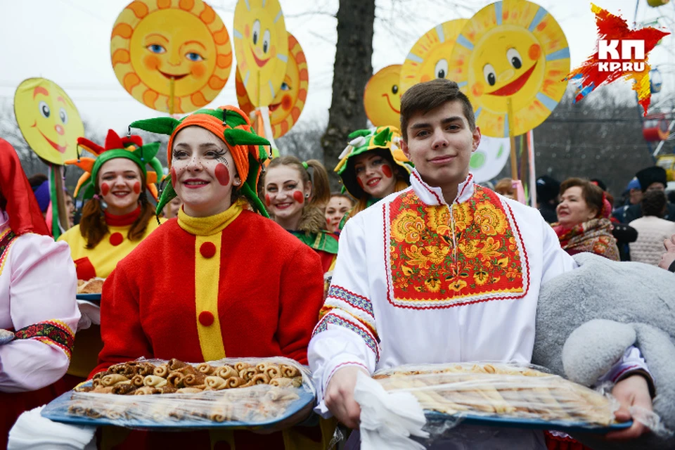 В эти выходные можно забыть о диете и вдоволь наесться блинов