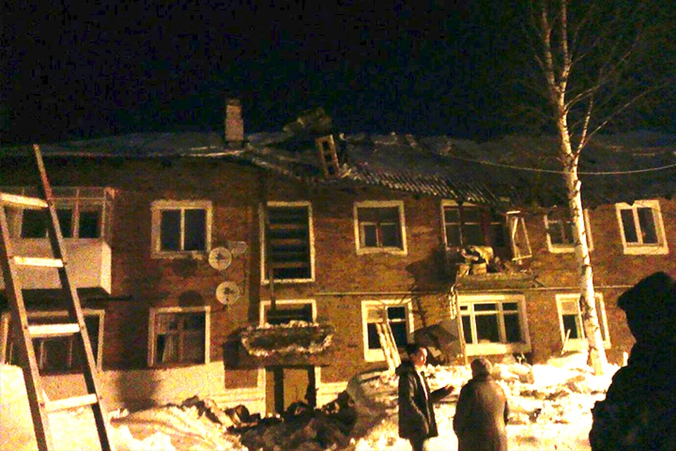 В поселке Скальный обрушилась крыша дома. Фото группы: ЧП | НОВОСТИ | ЧУСОВОЙ