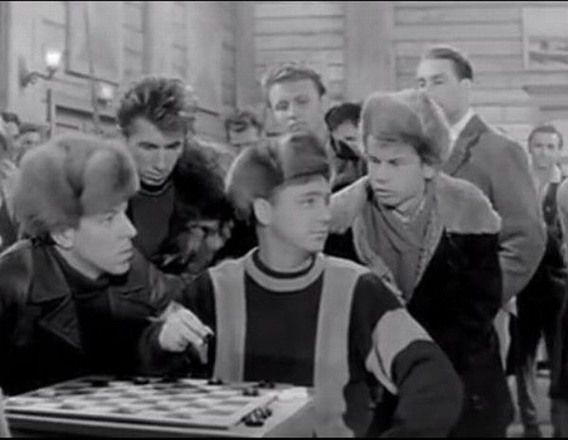 Пыжиковая шапка была в цене! Фото: Кадр из фильма "Девчата", 1961 год.