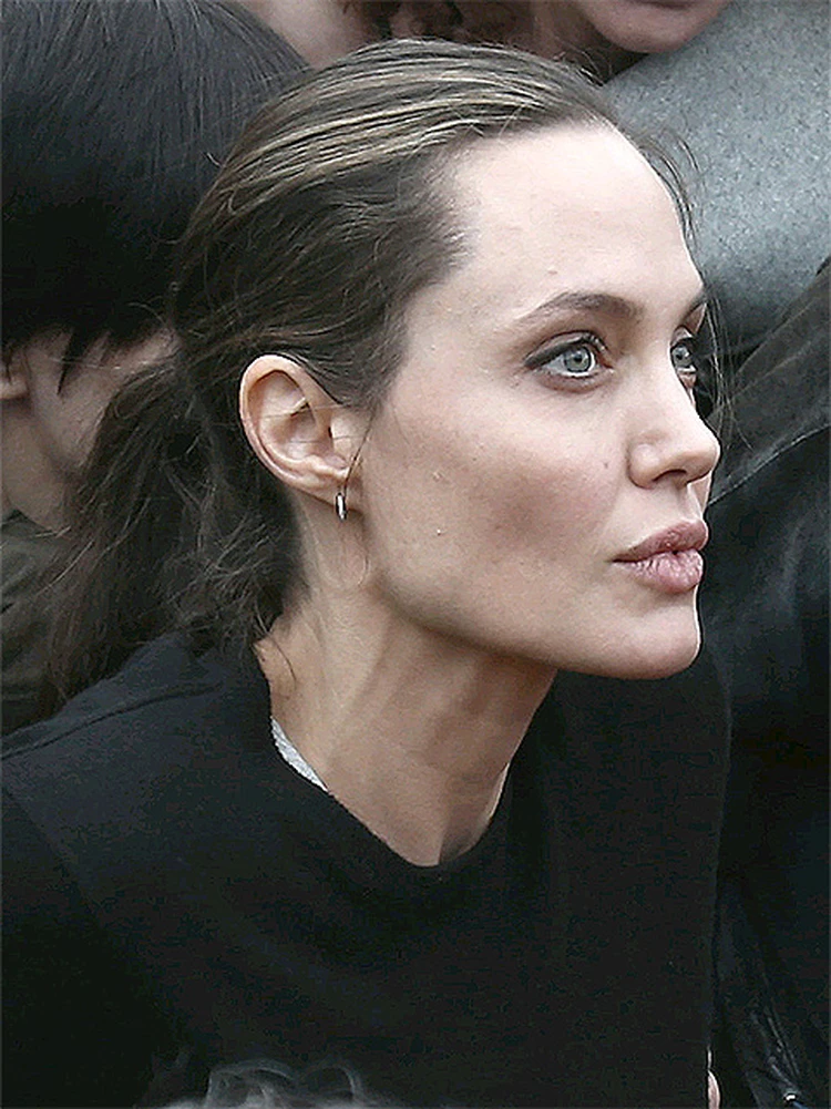 48-летняя Анджелина Джоли удивила худобой на новых фото