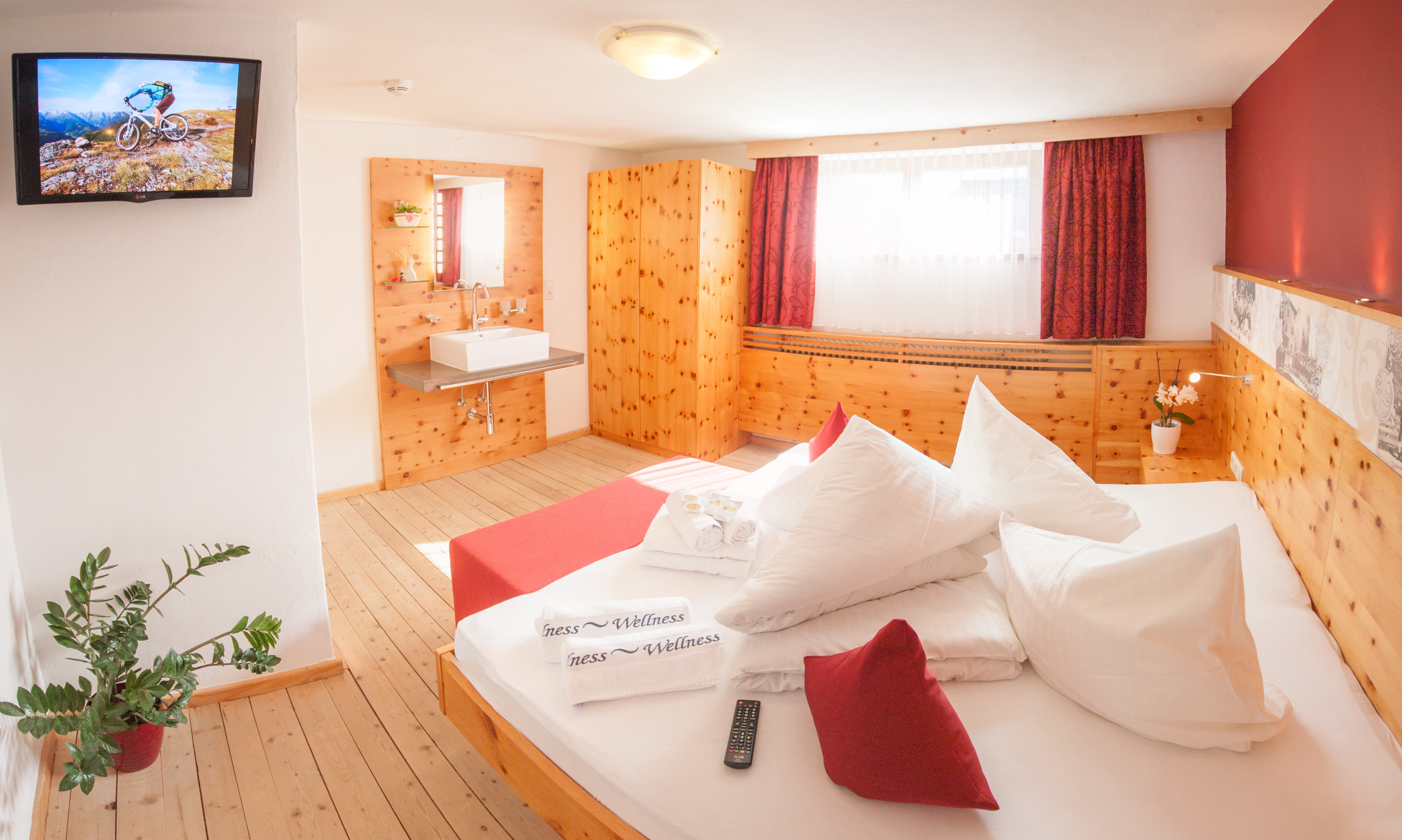 Спальня в шале в центре Майрхофена.