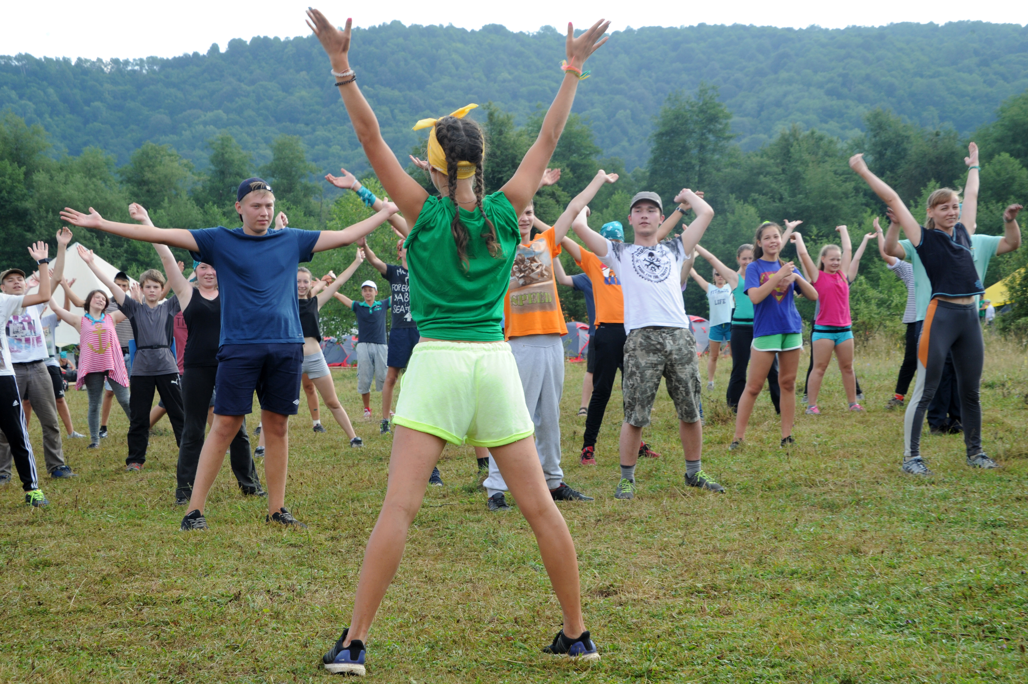 Зарплата вожатых небольшая, а обязанностей много.