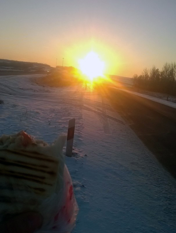 Завтрак автостопщика на рассвете. Фото из личного архива героини материала.