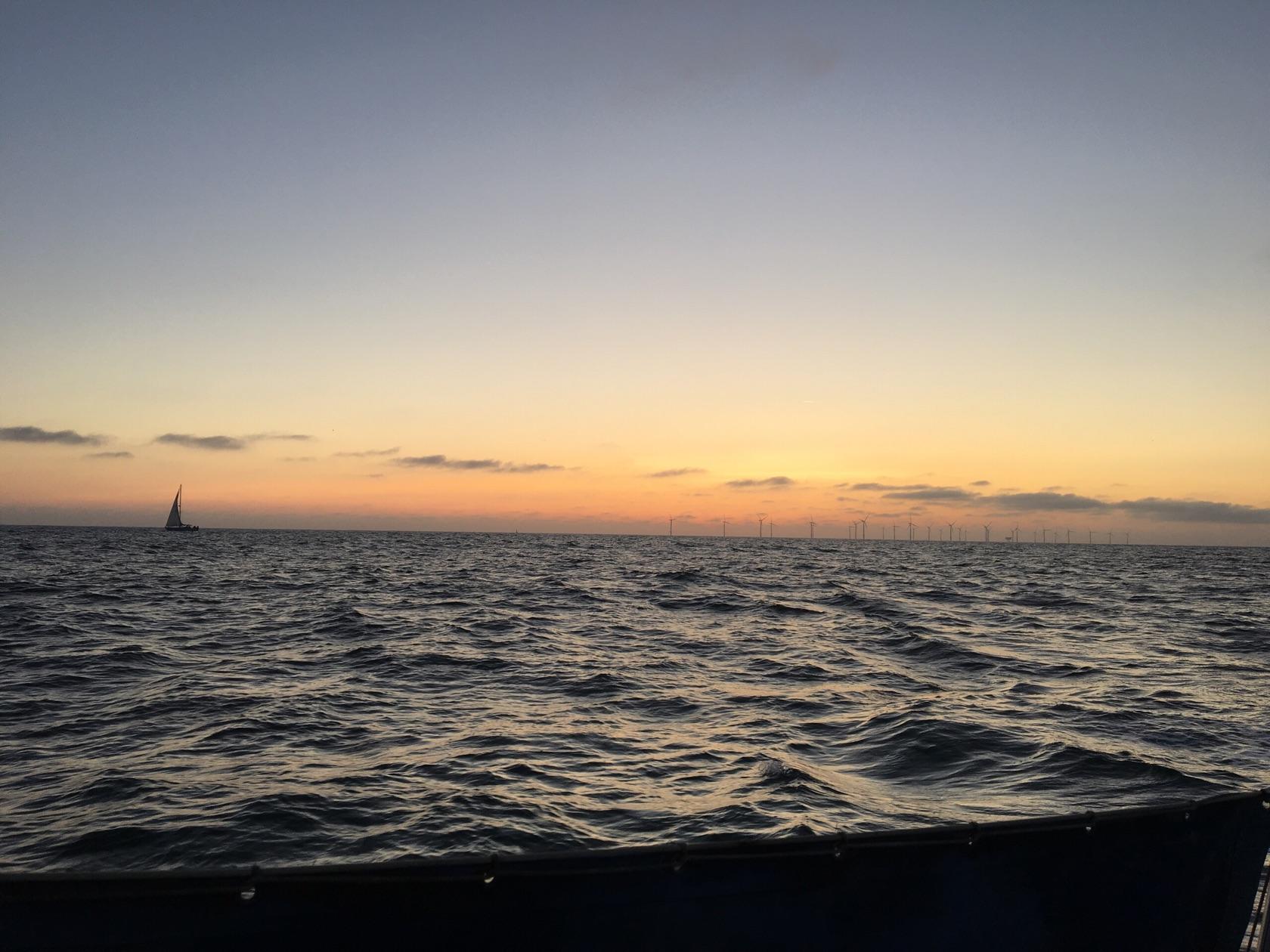 Часа три мы шли мимо ветряков