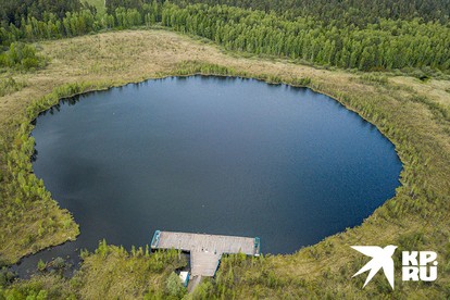 Озеро Бабошкино сверху выглядит как пузырь в комиксах - круг для текста и небольшой хвостик.
