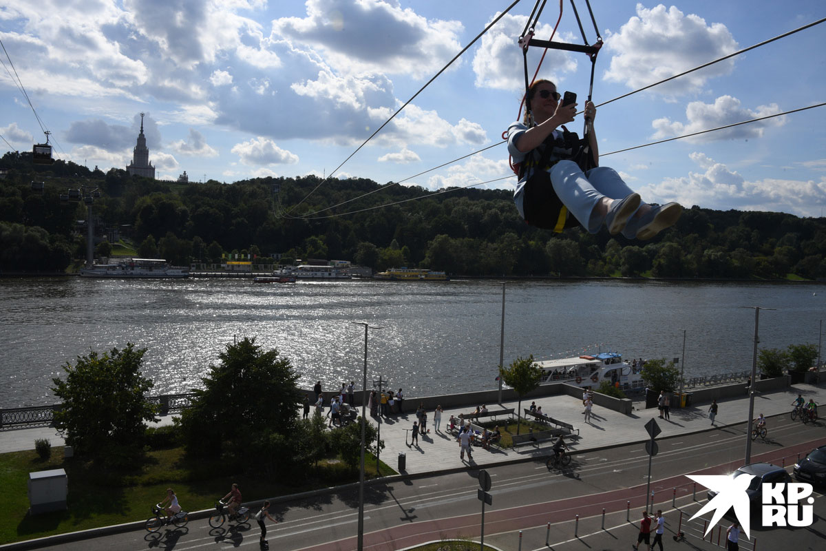 Зиплайн в Москве стал десятым объектом компании AJ Hackett, которая специализируется на экстремальных развлечениях.