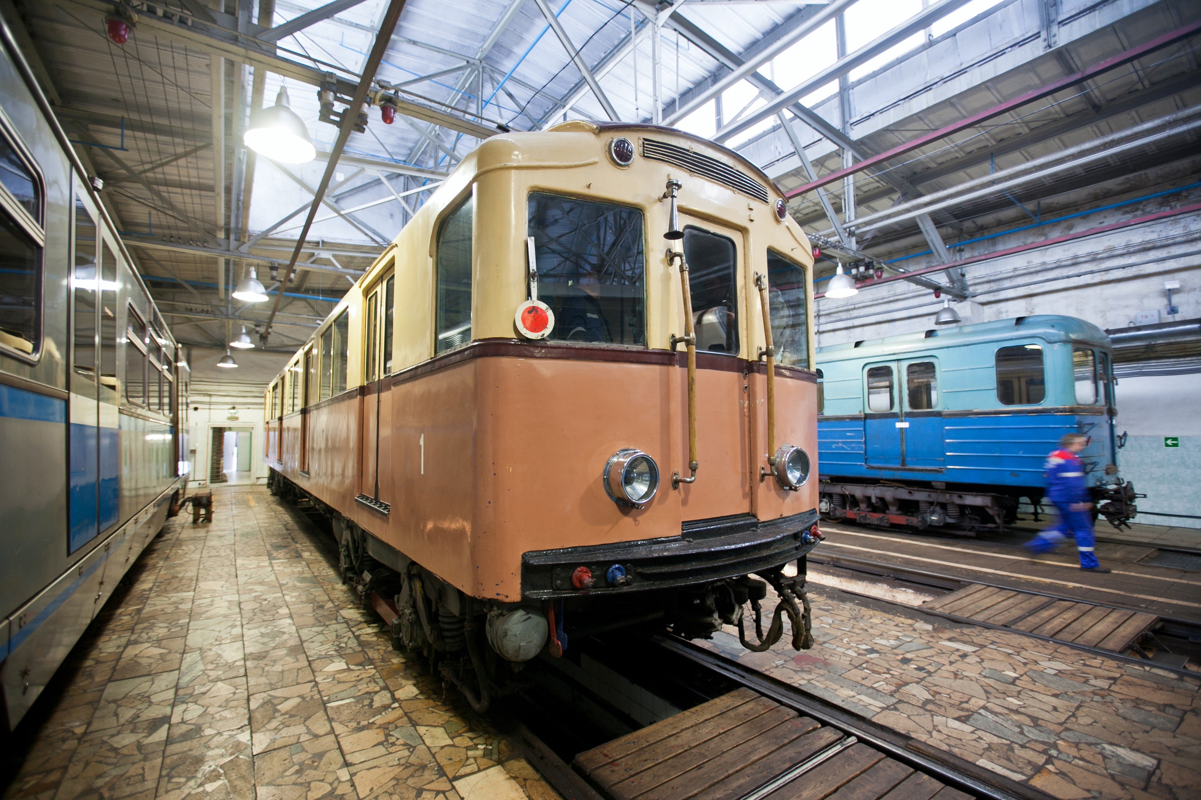 Первый поезд метро. Вагон типа а 1935. Вагон метро 1935. Вагон метро 1935 года. Вагоны Московского метрополитена 1935.