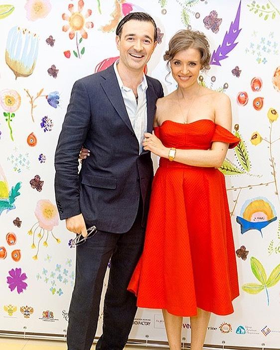 Скоро актеры Егор Бероев и Ксения Алферова будут отмечать фарфоровую свадьбу