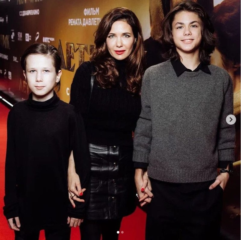 Кайра Миа Анал Жетілген әйелдердің кискасын көрсететін секс-эротикалық бейнесі