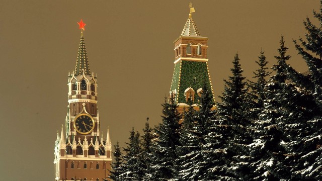 Пока бьют куранты — нужно успеть загадать желание. Фото: globallookpress.com