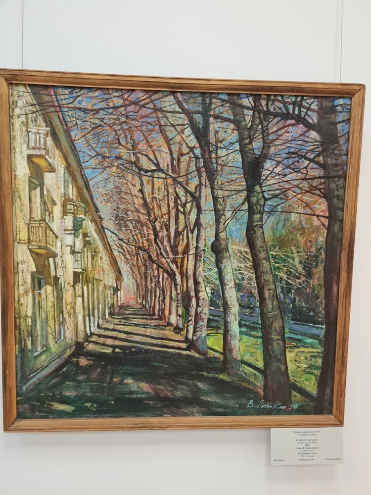 Былғары тәрізді леггинстердегі секс