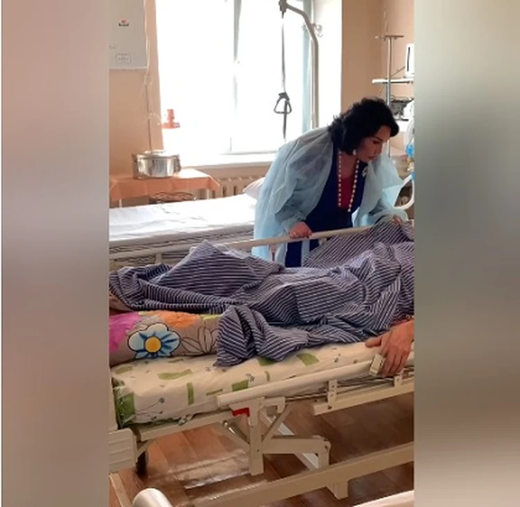 Для меня вы все - герои»: Надежда Бабкина посетила военный госпиталь в Крыму - KP.RU