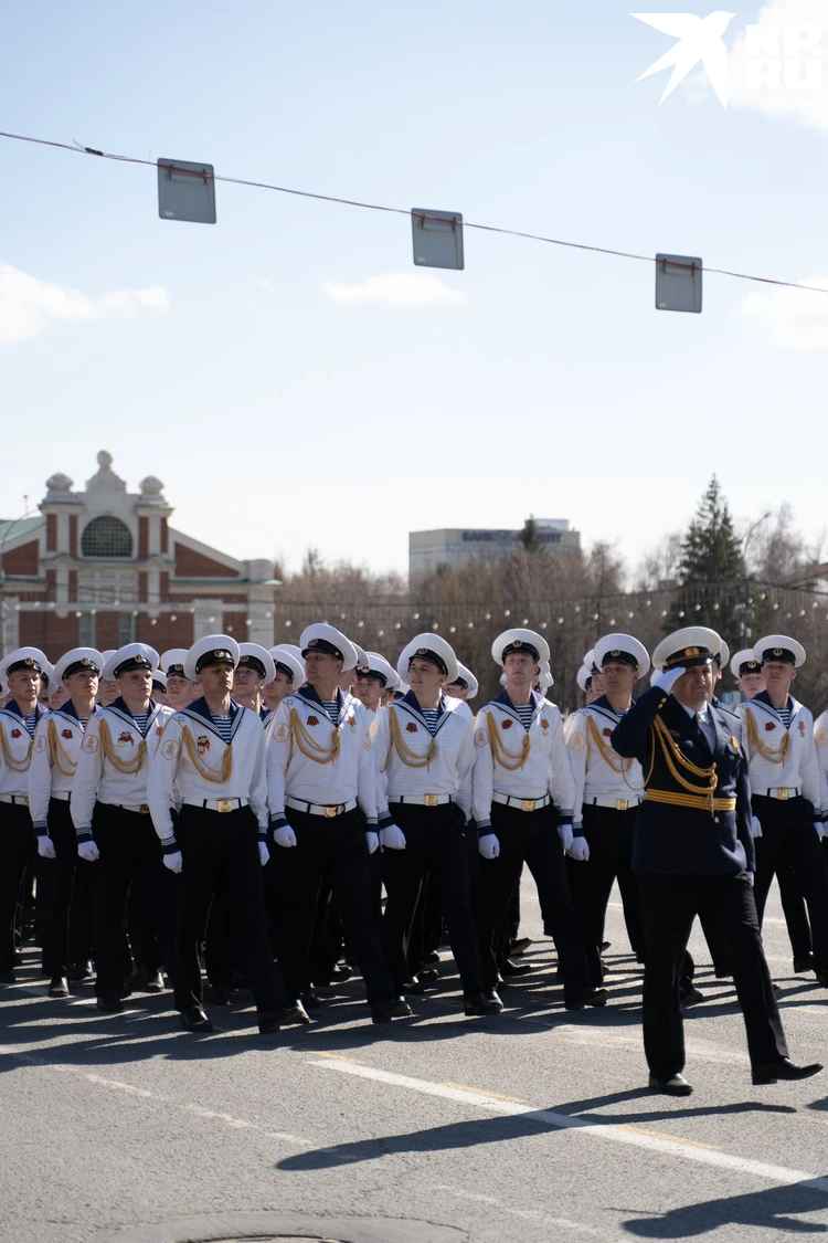 Фото и видео репетиции Парада Победы в Новосибирске 4 мая 2024 года:  публикуем яркие кадры - KP.RU