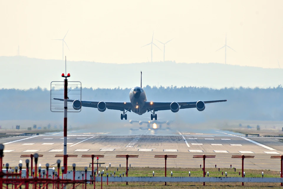 Американская авиабаза ВВС США Рамштайн в Германии. После американо-израильской атаки на Иран здесь снова наблюдается интенсивное воздушное движение. Фото: IMAGO/Daniel Kubirski/www.imago-images.de/Global Look Press