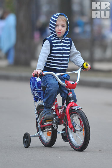 На турбазах работает прокат, например, в аренду можно взять велосипед