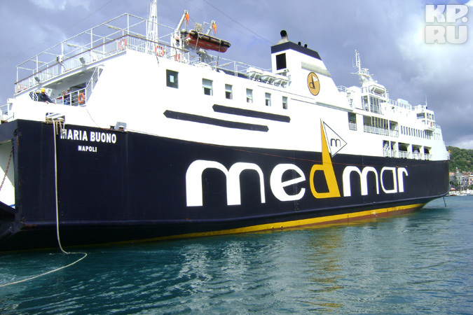 Паром за 50 минут доставит вас из неаполя на Искью