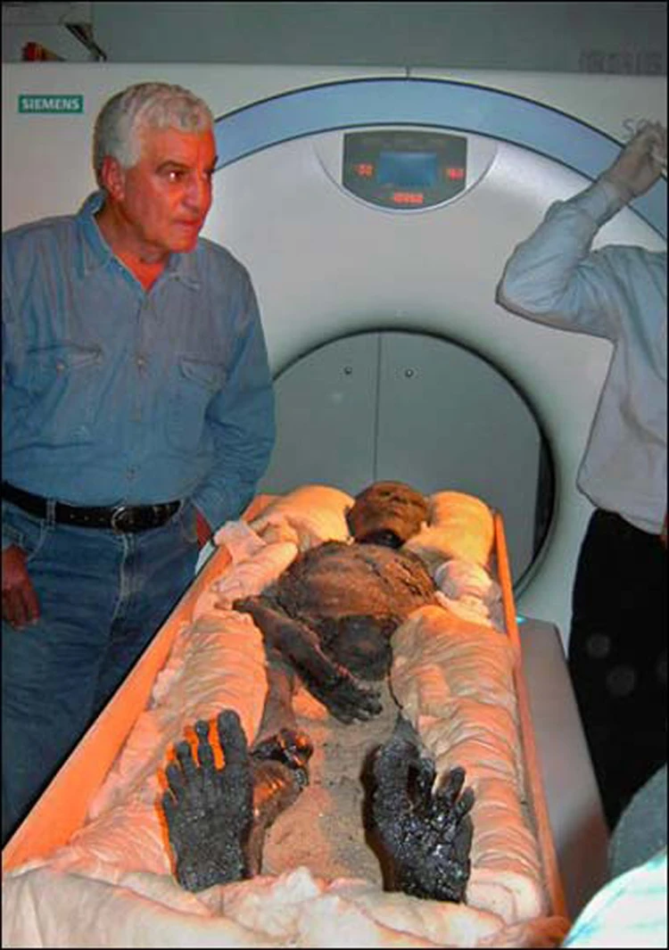 Новая тайна Тутанхамона: его мумия сгорела в саркофаге - KP.RU
