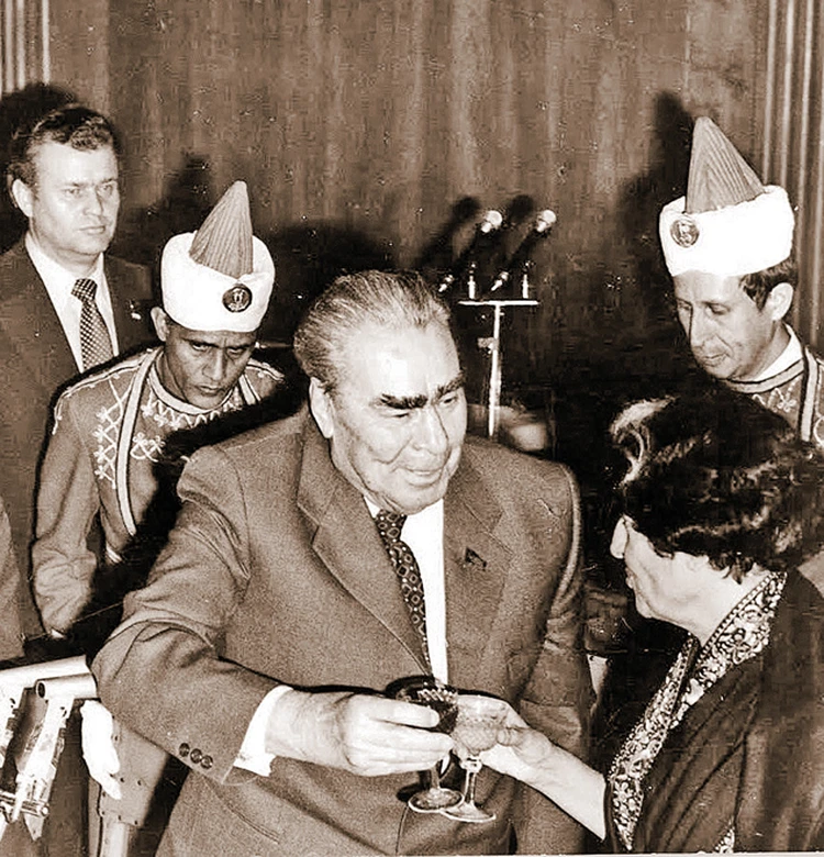               -  .     -  ,     . ,  1973 .