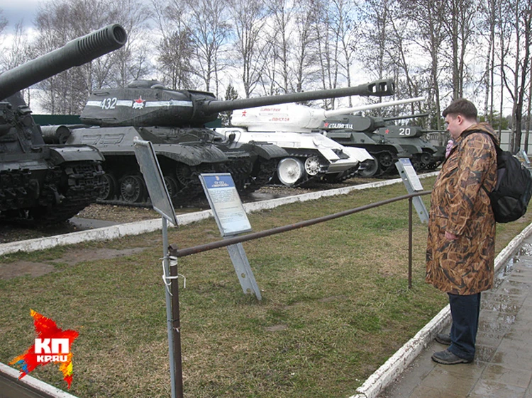 В каждом зале музея нужно повесить табличку