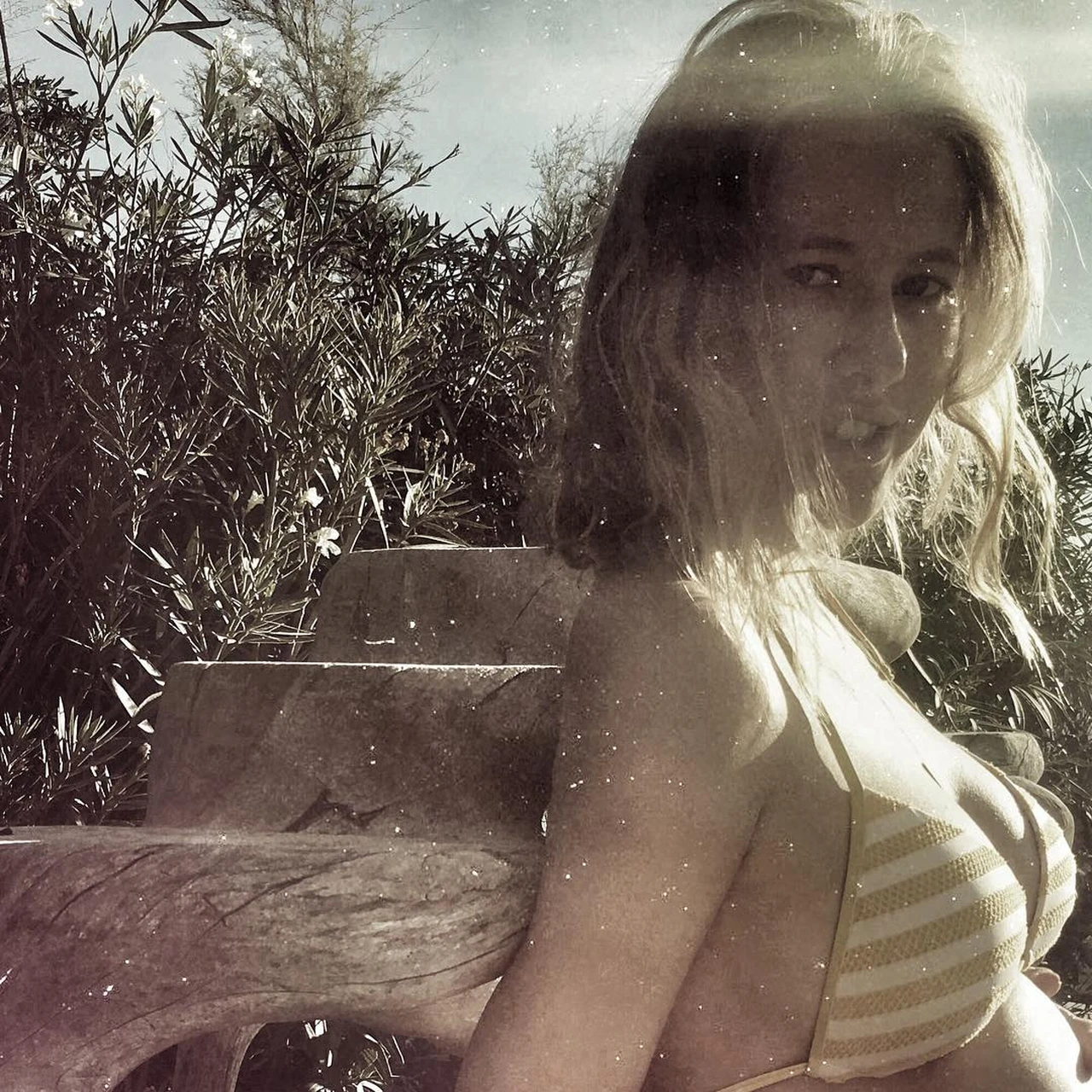 Ксения Собчак показала фото в бикини и приятно удивила Instagram
